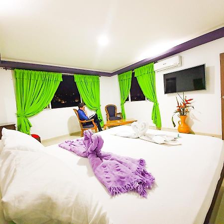 Hostal La Mercedes Street Cali Buitenkant foto