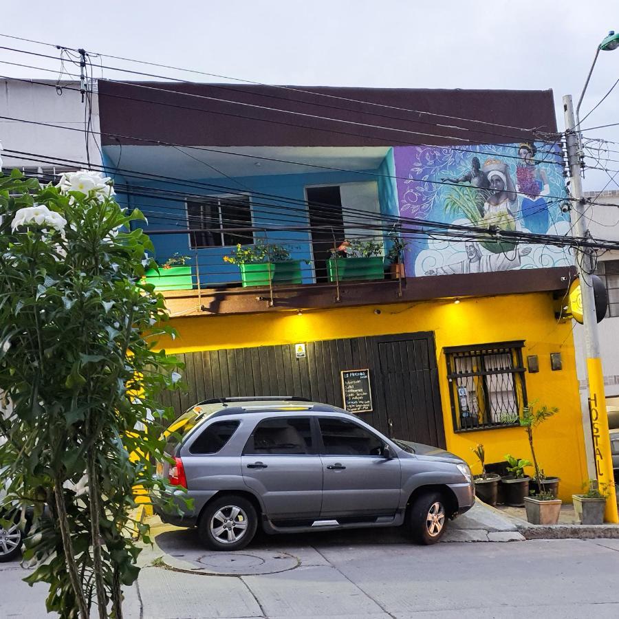 Hostal La Mercedes Street Cali Buitenkant foto