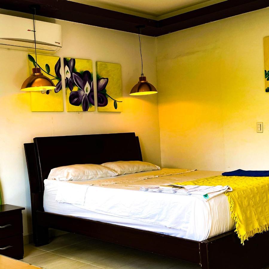Hostal La Mercedes Street Cali Buitenkant foto