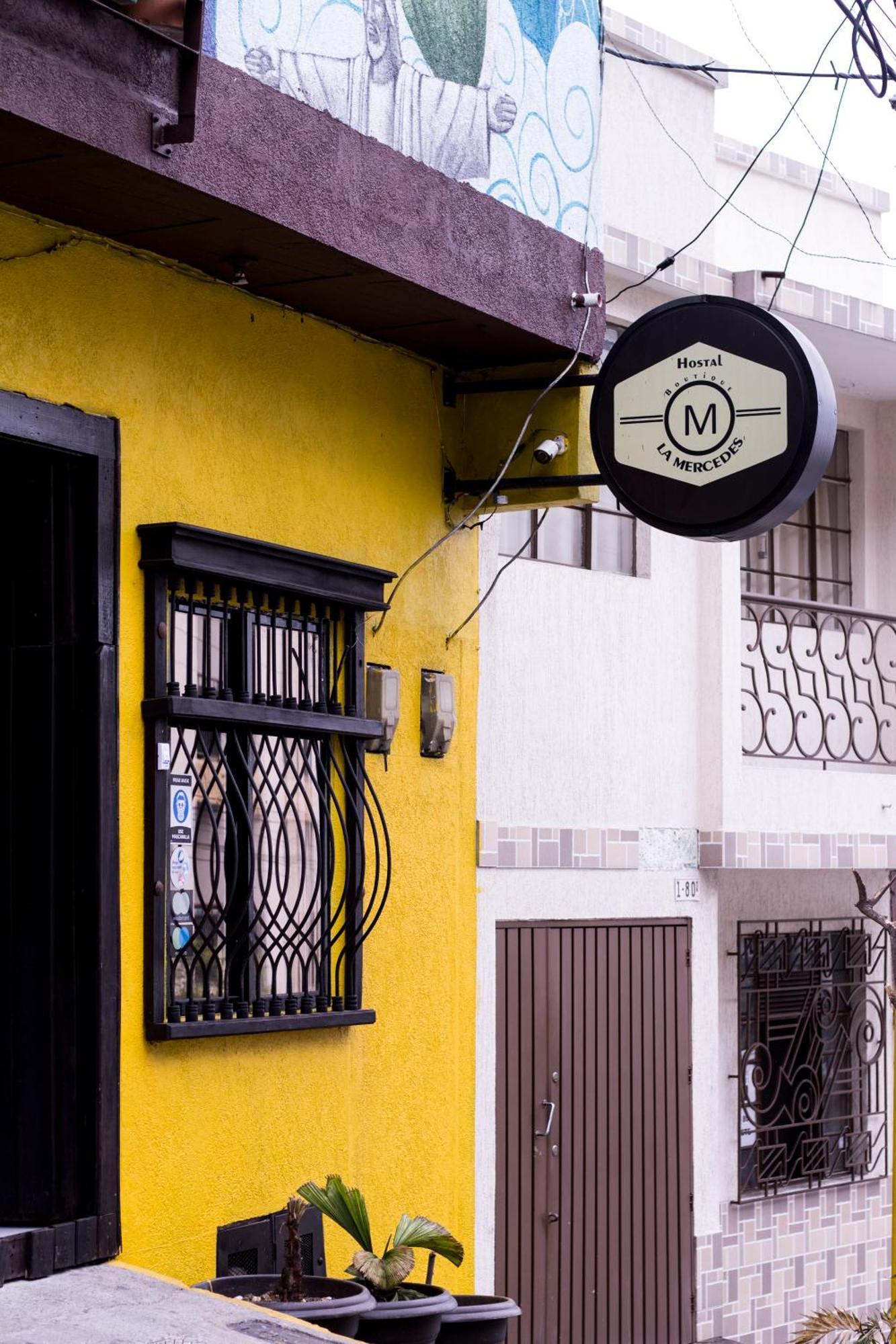 Hostal La Mercedes Street Cali Buitenkant foto