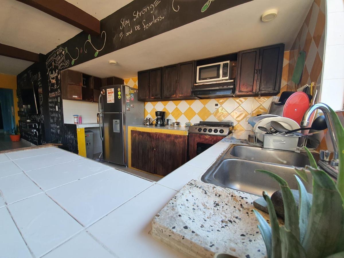 Hostal La Mercedes Street Cali Buitenkant foto